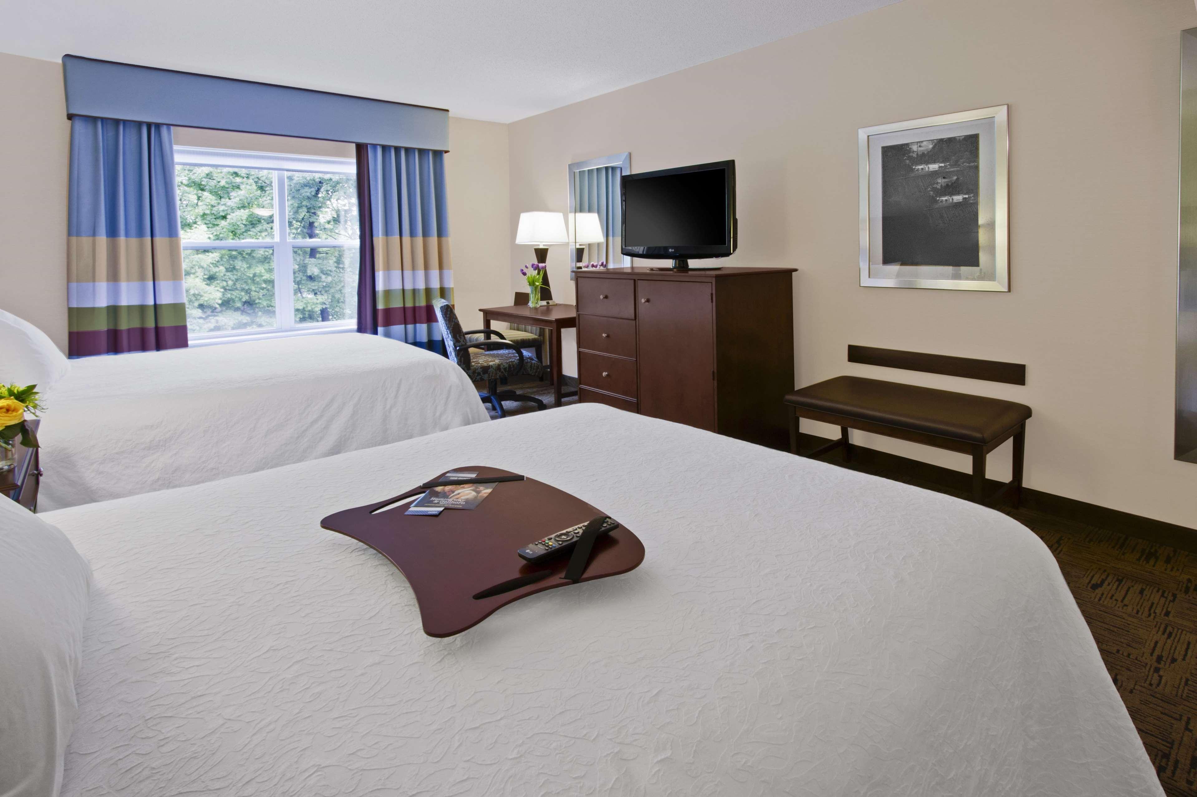 Hampton Inn & Suites Exeter Room photo